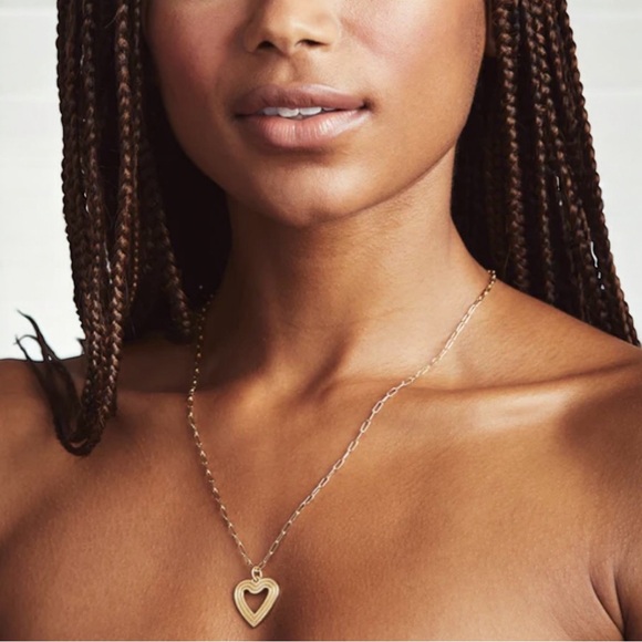 EACH Jewels ‘AMOUR’ Necklace - Brand New (Gold Heart) - Picture 2 of 9